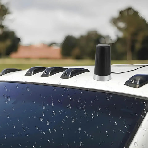 Long Range 915MHz LoRa Antenna With Magnetic Base mounted on car trunk, SMA Male Connector, IPEX Extension Cable visible