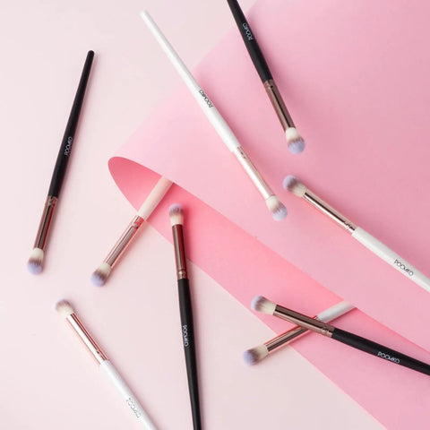 20 Pack Lash Bath Pro Grade Cleaning Brushes For Lash Extensions And Natural Lashes on pink background, white and black brushes visible.
