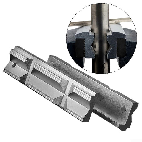 Heavy Duty Steel Machinist Vise Featuring V Shape Aluminum Alloy Jaws For Secure Pipe Clamping And CNC Milling Tasks, close-up of jaws.