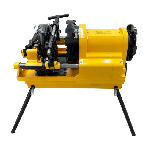 Heavy Duty Electric Pipe Threader Machine With Npt And Bspt Dies For Half To Four Inch Pipe 750 Watt 220v Motor side view with chuck and handle.