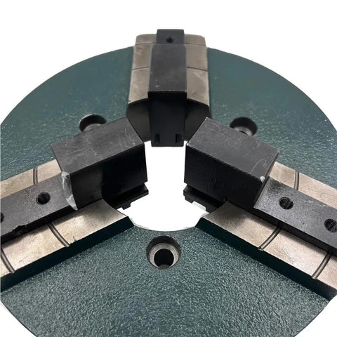 Heavy Duty 200M Manual Welding Positioner Self Centering Chuck With Three Jaws and 80M Center Hole Clamp Range for Metal Fabrication Pros, jaw detail.