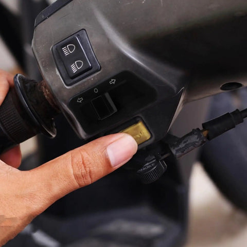 Durable Motorcycle Handlebar Turn Signal Switch With Ergonomic Design And Highly Sensitive Operation for scooters and e-bikes