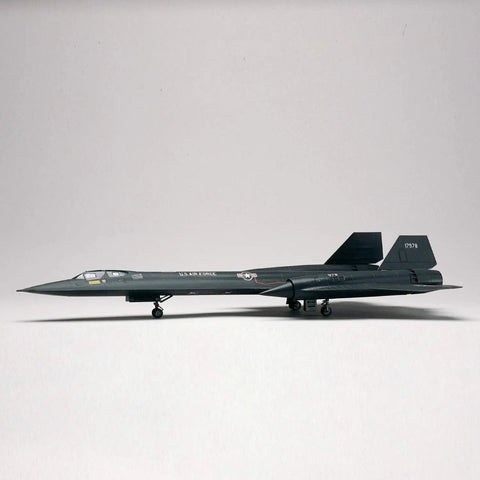 SR 71 Blackbird Model Kit 1 72 Scale With 66 Pieces Skill Level 4 Includes GTD 21 Surveillance Drone Cart Detailed Surface Details