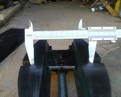 Versatile Drill Press Vise With 4 Inch Jaw Width and 4 Inch Max Jaw Opening Continuous Nut Heavy Duty Cast Iron Frame Ground
