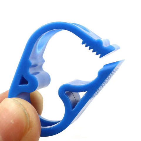 4 Pack Flow Control Hose Clamps For One Half Inch To One Quarter Inch Tubing, Plastic Clamps, Lab Shut Off Clips, Durable PE Plastic Construction