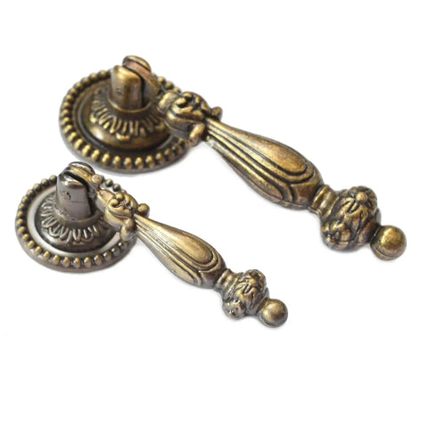 Antique Bronze Drawer Pulls 4 Pack With Screws, Vintage Decorative Handles For Furniture, Zinc Alloy, Close-up View