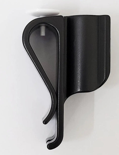 Single black plastic golf club bag clip from 16 Pack Golf Club Bag Clips Putter Clamp Organizer Set Lightweight Durable Plastic