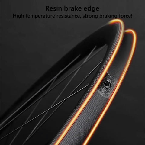 Ultra Light 700C Carbon Road Wheelset With 38mm Rim V Brake Clincher highlighting resin brake edge