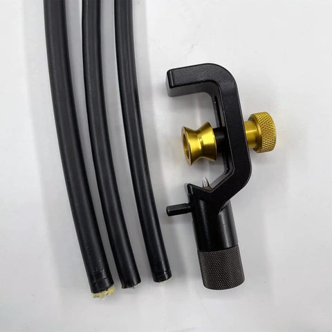 Pro Grade Armored Cable Stripper 8-28mm Coax And Fiber Optic Wire Cutter Mid Span Radial Slitting Ring Tool next to cables