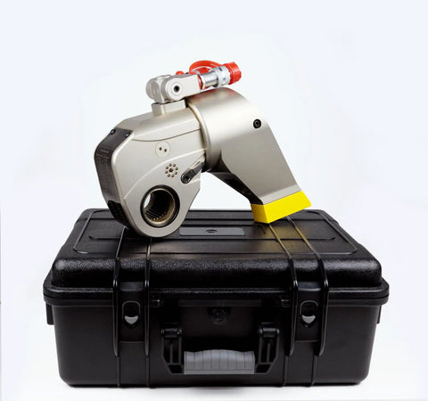 Heavy Duty Hydraulic Torque Wrench With Anti Corrosion Alloy Body And Square Drive Featuring 360 Degree Swivel Arms Push Button Shaft And Rock Solid 700 Bar Performance on a protective case.