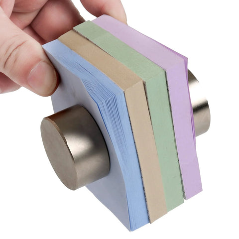 FINDMAG 40x20mm neodymium disk magnet with pastel-colored sticky notes stacked around it