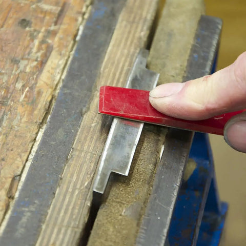Diamond Sharpener Kit With Three Grit Pads 1200, 600, 400 For Carbide Blades, Router Bits And Deburring in use on blade