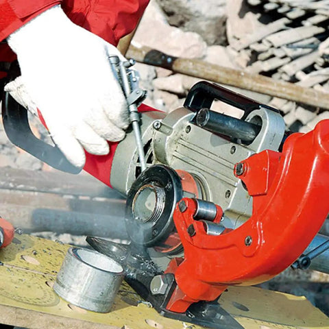 Heavy Duty Handheld Electric Pipe Threader With A Badass 2000W Motor For Smooth Snapfree Threading, showing close-up of threading process.