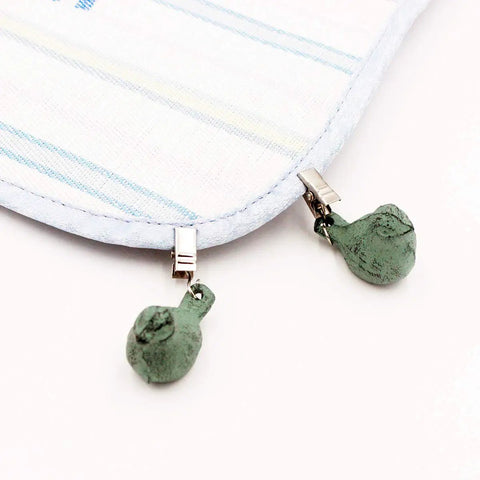 4 Pack Vintage Tablecloth Weights With Clip On Hangers Featuring Rust Proof Green Bird Heavy Duty Cast Iron Windproof