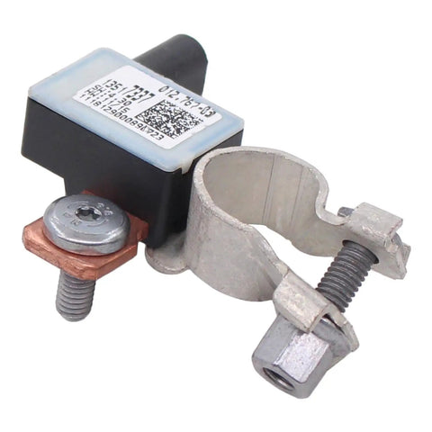 Heavy Duty Battery Current Sensor Terminal Adapter For Gm Rides Plug And Play Voltage Thermometer Monitor Snap On Fit Oem Replacement 135990 close-up view showing metal clamp and connector.