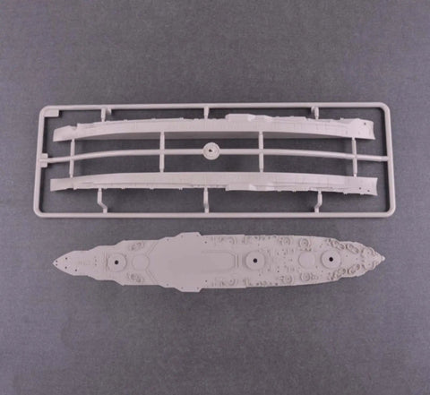 Aircraft Carrier 3D Puzzle Kit For Adults One Seven Hundred Scale German Shanhorst Cruiser Model parts on plastic sprue