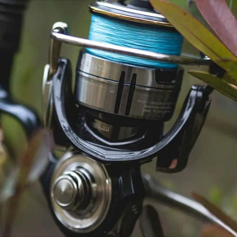 Certate LT 19 2500D G LT Spinning Reel Front Drag For Freshwater And Saltwater Angling, Lightweight 205g reel close-up