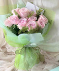 Bouquet wrapped with floral wrapping paper for bouquets and gifts foldable polyester gift packaging material 50cm by 4.5m