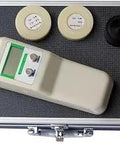 Portable Digital Whiteness Meter For Textile, Paper, And Plastic With R457 Blue Light Measurement, LCD display with storage case.