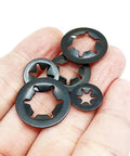 65Mn Steel External Circlips Kit With Self Locking Retaining Clips For Shafts And Snap Ring Washers Push On Sizes From M2.5 To M10 350 Pieces Per Box Assortment, black circlips in hand