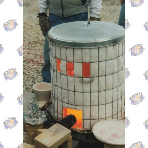 Heavy Duty Ceramic Fiber Blanket Insulation 2300F Continuous Use Temperature Six Pound Density wraps outdoor kiln, in use