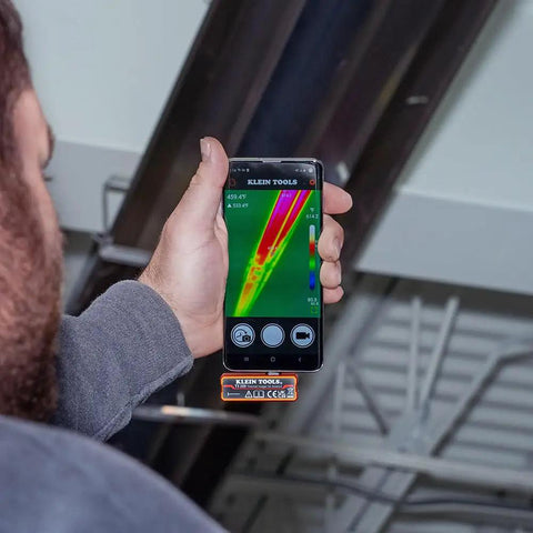 Thermal Imager For Android Devices With 10,800 Pixels, Three Color Palettes, real-time imaging on Android phone in indoor setting