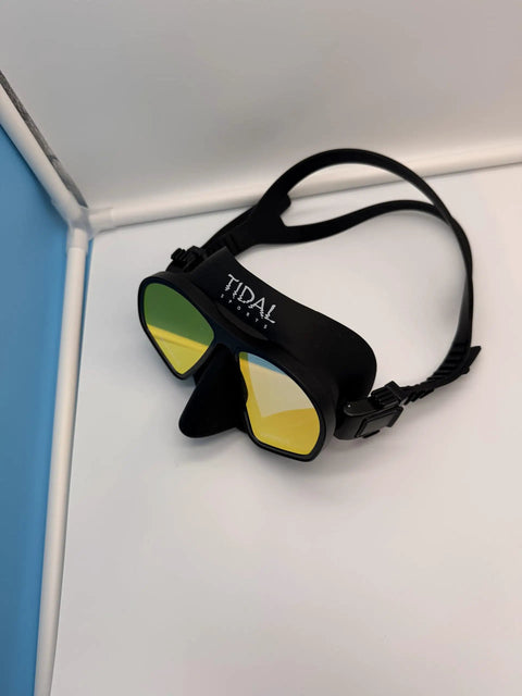 Aluma Pro Freedive Mask with Dope Anti Fog Technology, ultra low volume, black with tinted lenses, durable aluminum frame.