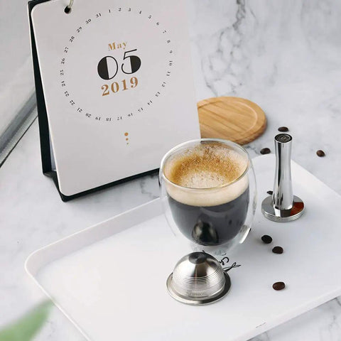 Reusable Coffee Capsule For Nespresso VertuoLine GCA1 ENV135S ENV135B ENV135T ENV135R Delonghi ENV150 70ml with espresso on tray