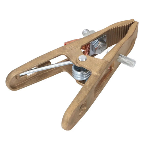 Heavy Duty A Shape Ground Welding Earth Clamp With Superior Grip And High 800A Power Rating For MIG Arc Welding Jobs Featuring Durable Brass Material close-up view.