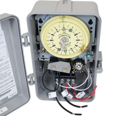 14 Day Skipper Sprinkler Timer With Customizable Water Conservation And Rain Ready Design, detailed view of interior components.
