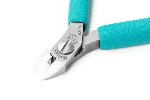 Close-up of Four And A Quarter Inch Magic Diagonal Small Head Cutter With Full Flush Cut For Micro Precision Blue And Silver Finish Swiss Made