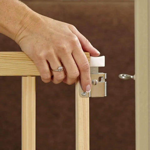 Extra Wide Swing Wooden Baby Gate For Large Openings, Adjustable From 60 To 103 Inches, 27 Inches Tall, One Hand Safe Lock detail