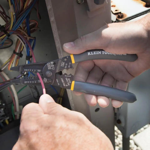 Electrician Multi Tool Wire Stripper Crimper Cutter Long Nose Design For 10 20 AWG Solid And 12 22 AWG Stranded In Use