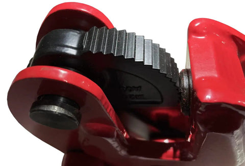 Close-up of serrated jaws on Vertical Plate Clamp Workhorse Heavy Duty Lifting Clamp With Lock Handle For Steel Plates Up To 4400 Lbs 2 Ton WLL