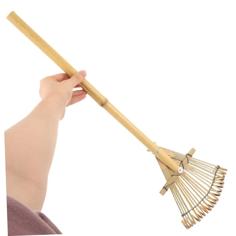 Portable Garden Hand Rake With Wear Resistant Tines Lightweight And Easy To Handle for planting and leaf gathering