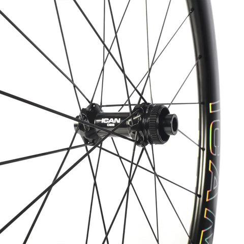 Close-up of FL50 Max Carbon Disc Road Bike Wheelset 700C, 50mm Deep, showing hub and spokes from the side view