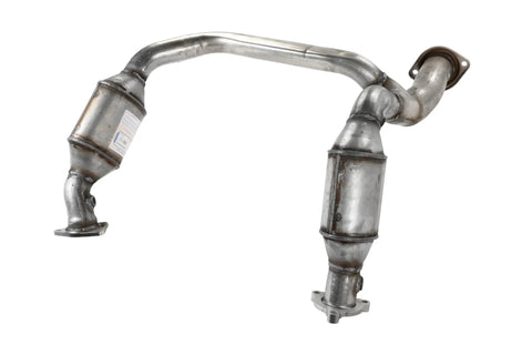 GM Three Way Catalytic Converter Kit With Exhaust Manifold Pipe Plug And Play OE Grade Replacement metal pipes
