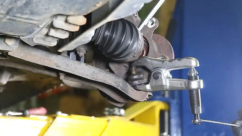 Hydraulic Ball Joint Separator Kit With 8 Ton Capacity used on car suspension for safe and powerful joint splitting.