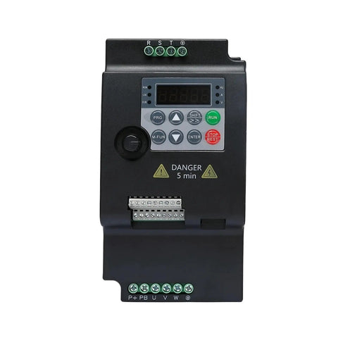 Budget Friendly 380V VFD Variable Frequency Drive Inverter 0.75KW 1.5KW 2.2KW 4KW 5.5KW Motor Speed Controller With 0.1-400Hz Output For 3 Phase 380V Systems front view with keypad