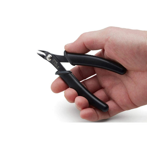 trueCABLE precision flush cutter with black handles, compact wire-cutting pliers for electronics