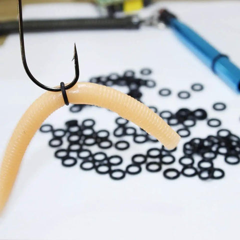 Durable Silicone Wacky Rig O Rings For 4 To 5 Inch Senko Worms Elastic Rings That Prevent Tears Keeps Baits Secure And Let Soft Plastics Fall Naturally Includes 100 Rings And Tackle Box Storage For Easy Fishing Setup. Wacky rig on Senko worm with silicone O-ring