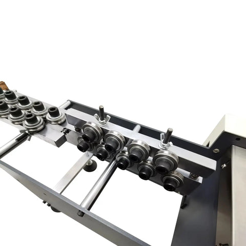 Heavy Duty Steel Wire Straightening And Cutting Machine Automatic Metal Processing Plug And Play 600W 120 Pieces Per Minute 220V close-up of the cutting tools.