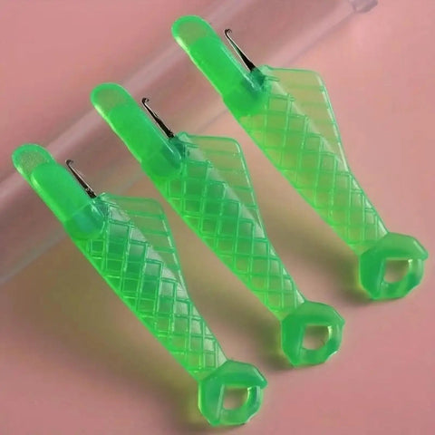 Five Piece Fish Type Needle Threaders for Sewing Machines and Hand Sewing, Automatic Threading Tool Quickly Thread Small Eye Needles for Embroidery, DIY Crafts, and General Needlework, Lightweight Green Set