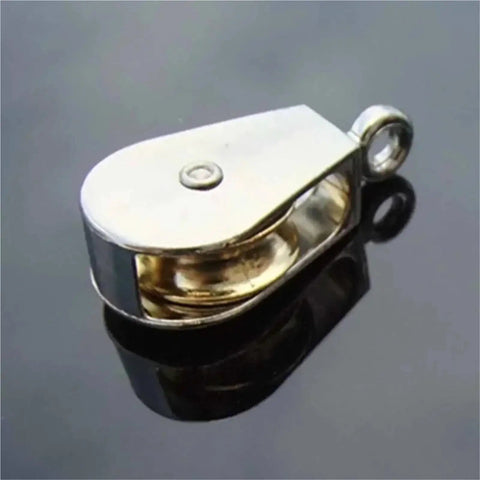 Rock Solid Wooden Handles Pulley Block For Home DIY Lifts Crown Block And Tackle Wheel With Fixed Single Or Double Pulleys In 36mm 52mm Or 75mm Sizes For Heavy Duty Smooth Operation And Sleek Modern Look, metal pulley block close-up