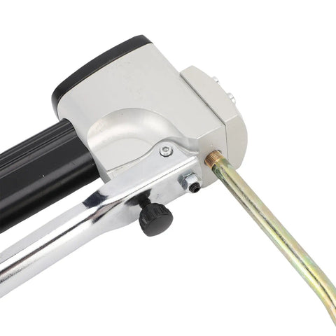 Beast High Pressure Pneumatic Grease Gun With Aluminum Alloy Body 400 Bar nozzle and metal connector close-up
