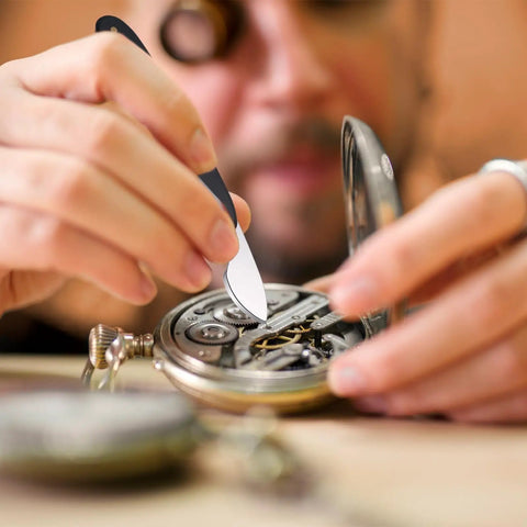 Watchmaker using Pro Grade Watch Back Opener Tool And Case Knife With 20mm Fit Aluminum Handle Bezel Removal Tool.