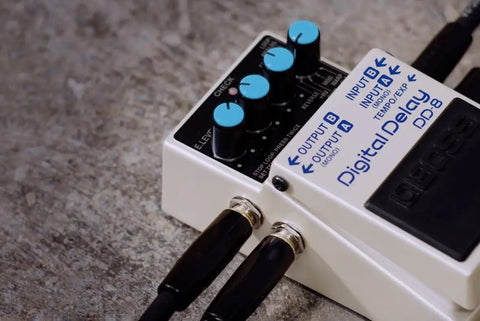 Digital Delay Guitar Effects Pedal With 11 Modes, From Classic Echoes To Shimmer And Mod, Looper Up To 40 Seconds, controls visible
