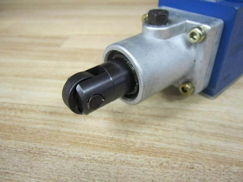 R900415572 Directional Hydraulic Valve 4WMU6E5O with limit switch roller, three-sixteenth inch wide, industrial hydraulics part close-up