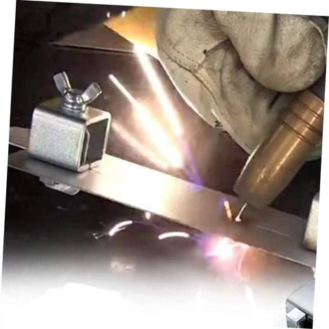 Superior Butt Welding Jigs For Sheet Metal And Auto Body Work Includes Eight Heavy Tack Welding Clamps during welding process with steel panel.