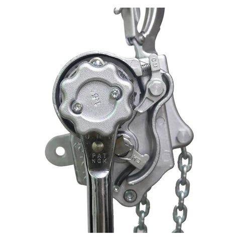 Heavy Duty 1.5 Ton Lever Chain Hoist Made From Super Strong Aluminum Alloy With G80 Steel Lifting Chain For Tough Manual Rigging Jobs At The Shop Or Job Site close-up of lever and chain mechanism